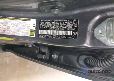 2021 Toyota Prius Le z USA, uszkodzony, nr VIN JTDKAMFU4M3147028